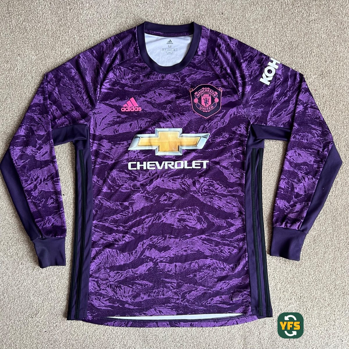 Manchester United 2019-2020 Goalkeeper Store Version Adidas - YourFootballShirt - Photo 1
