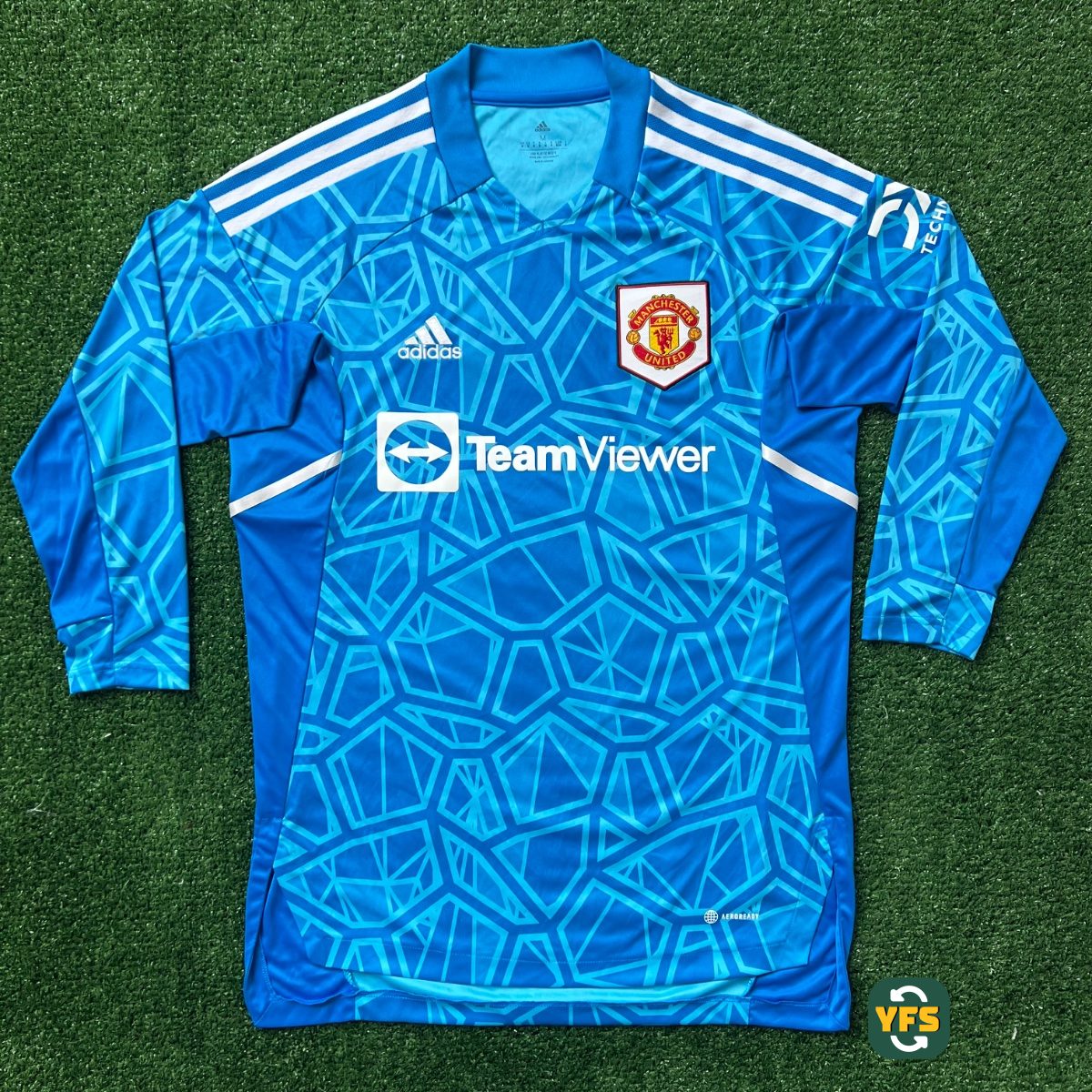 Manchester United 2022-2023 Goalkeeper Store Version Adidas - YourFootballShirt - Photo 1