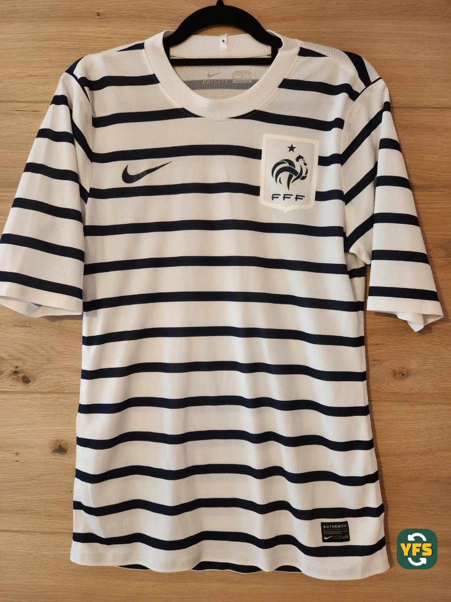 France 2011-2012 Away Pro Version Nike - YourFootballShirt - Photo 1