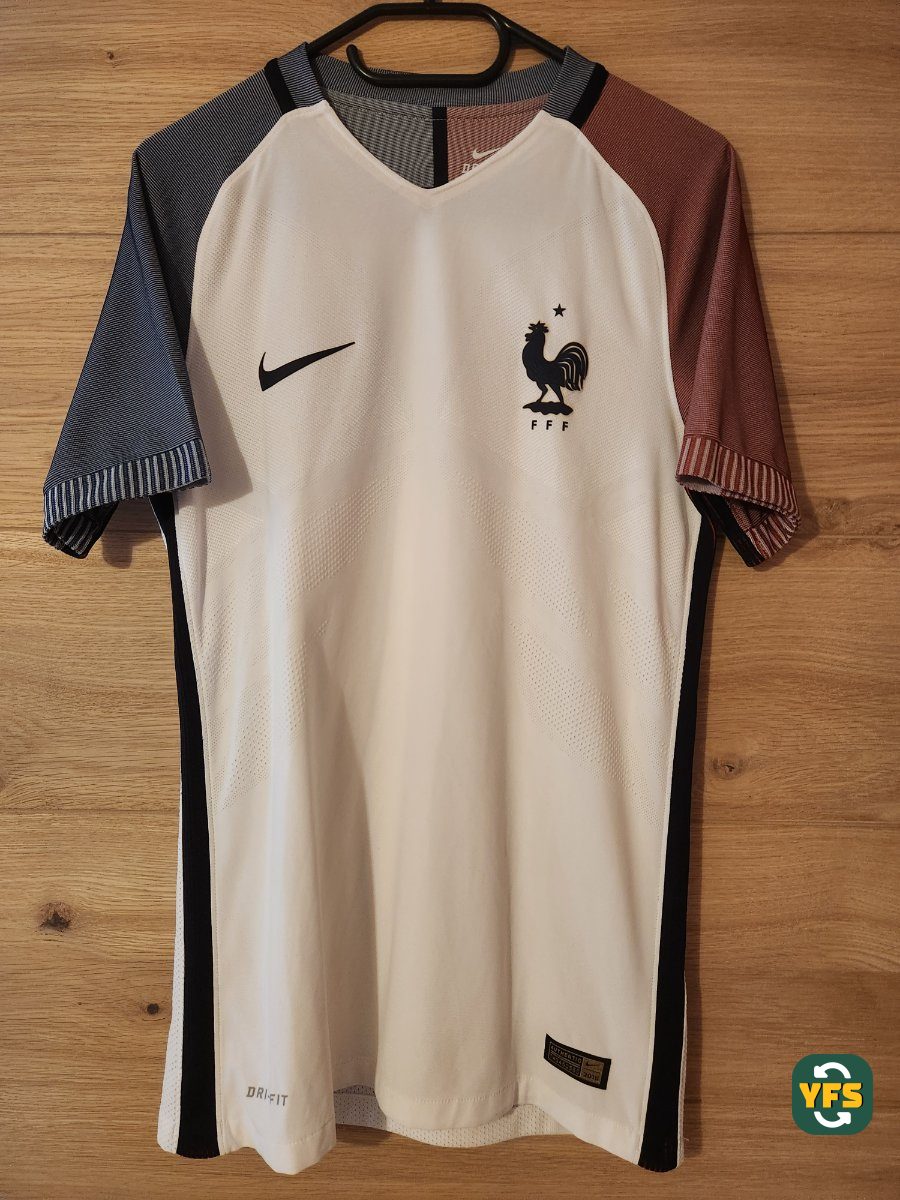 France 2016-2017 Away Pro Version Nike - YourFootballShirt - Photo 1