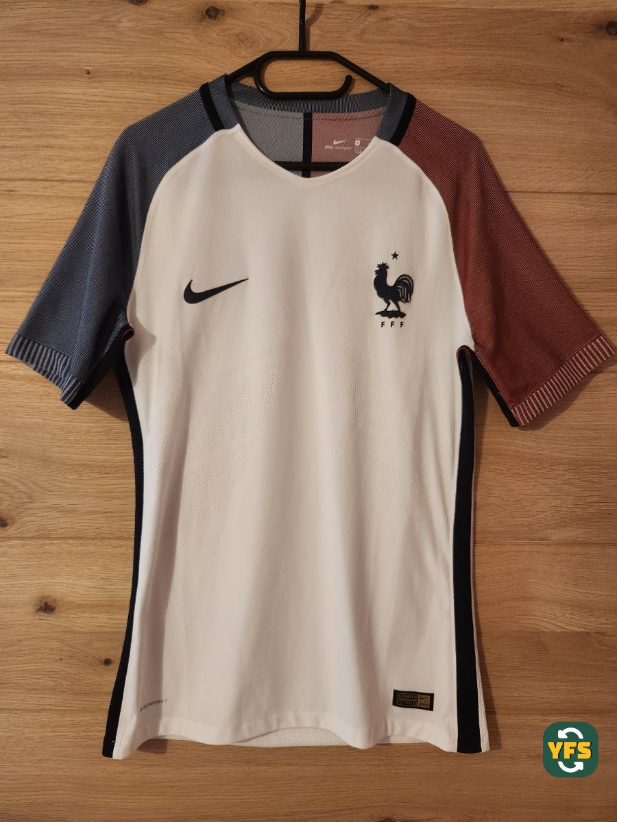 France 2016-2017 Away Issued Nike - YourFootballShirt - Photo 1