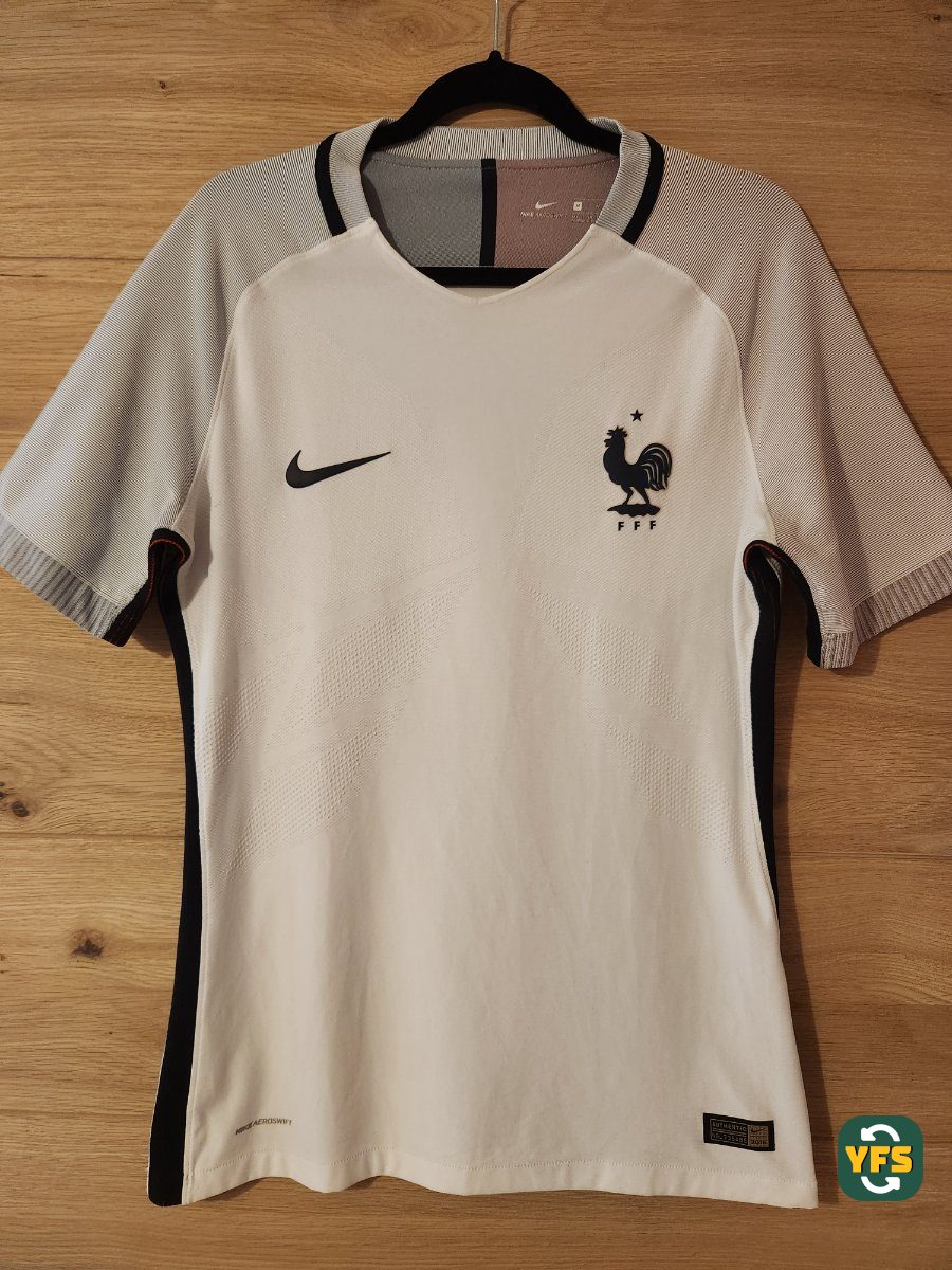 France 2016-2017 Away Issued Nike - YourFootballShirt - Photo 1