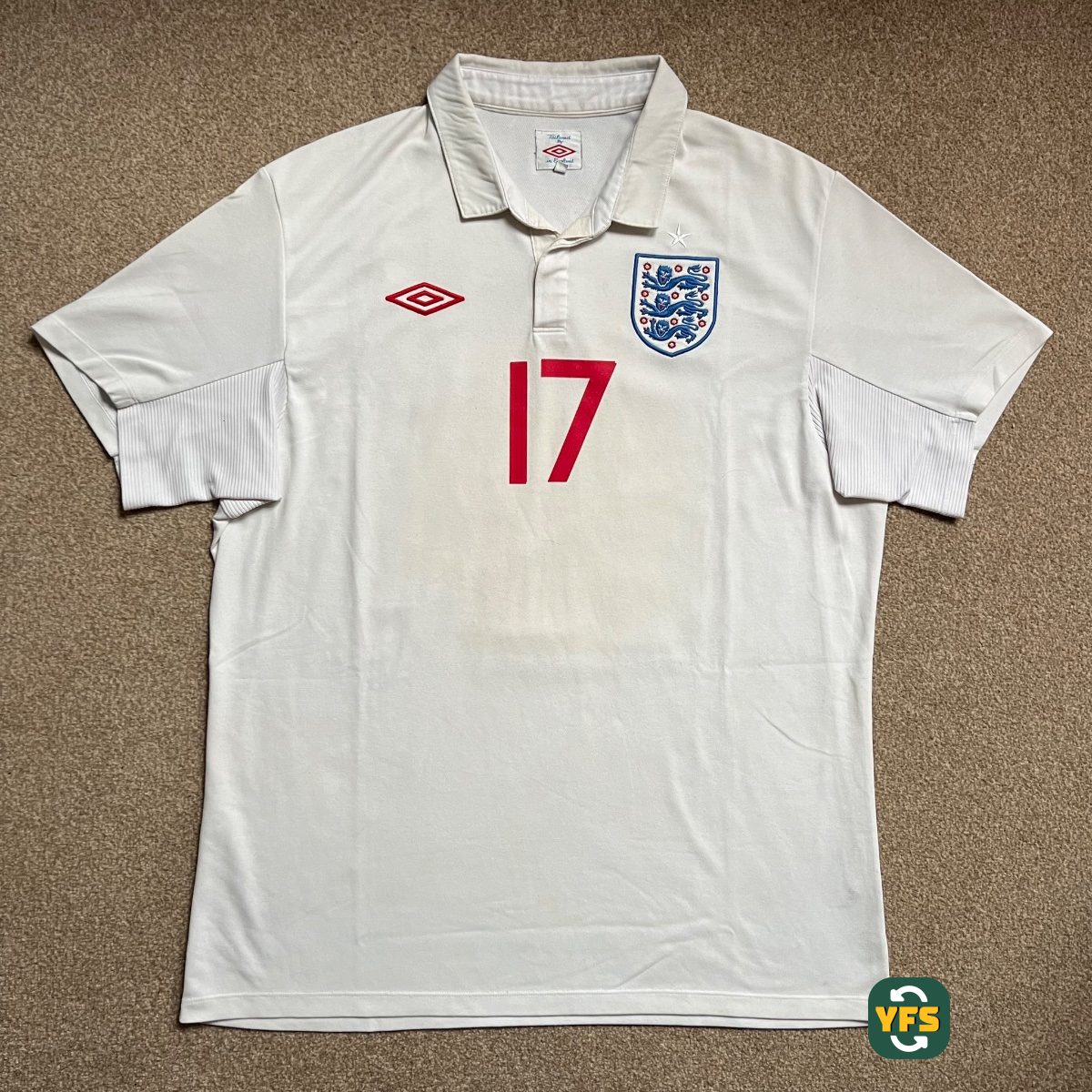 England 2010-2011 Home Store Version Umbro - YourFootballShirt - Photo 1
