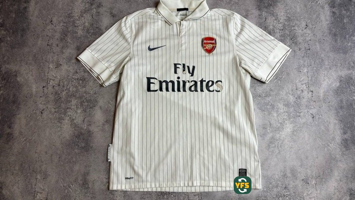 Arsenal 2009-2010 Away Store Version Nike - YourFootballShirt - Photo 1