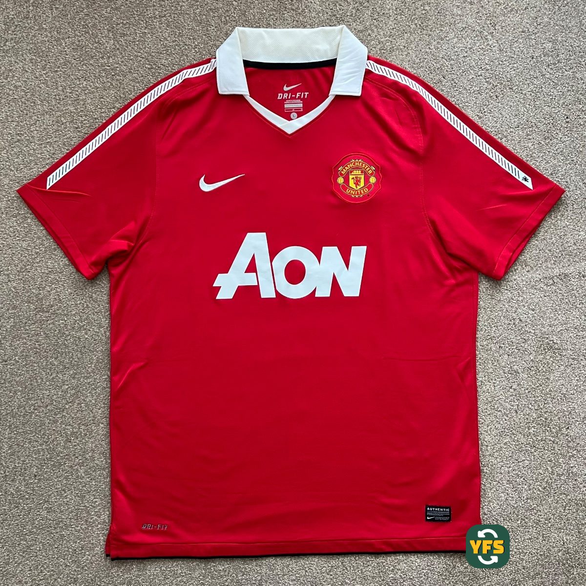 Manchester United 2010-2011 Home Store Version Nike - YourFootballShirt - Photo 1