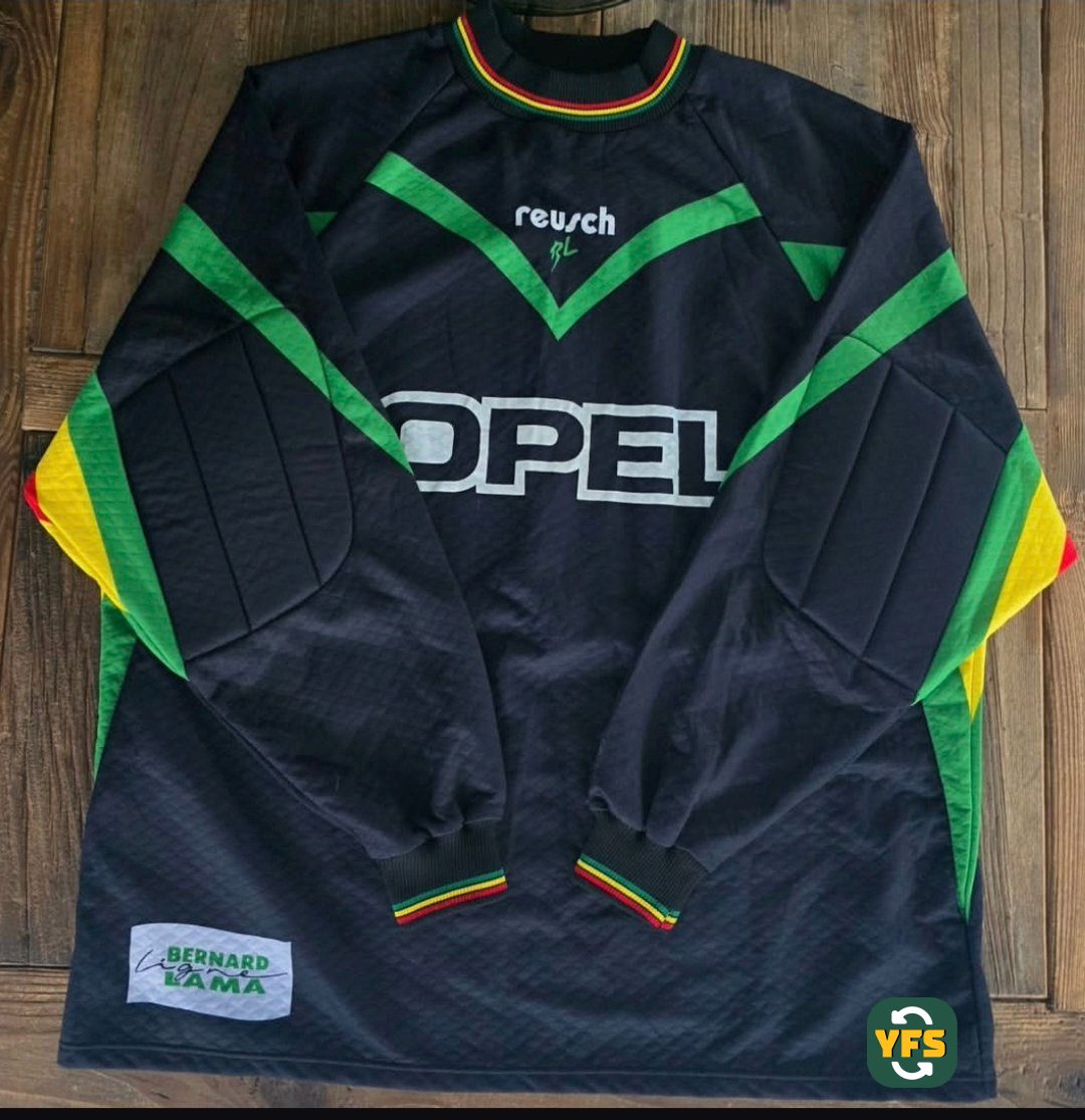 PSG 1995-1996 Goalkeeper Issued Reusch - YourFootballShirt - Photo 1