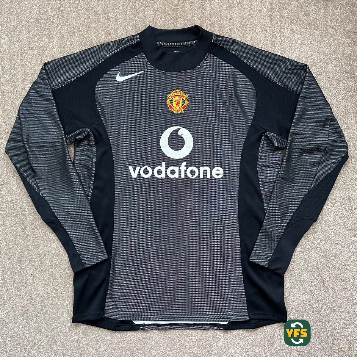 Manchester United 2004-2005 Goalkeeper Store Version Nike - YourFootballShirt