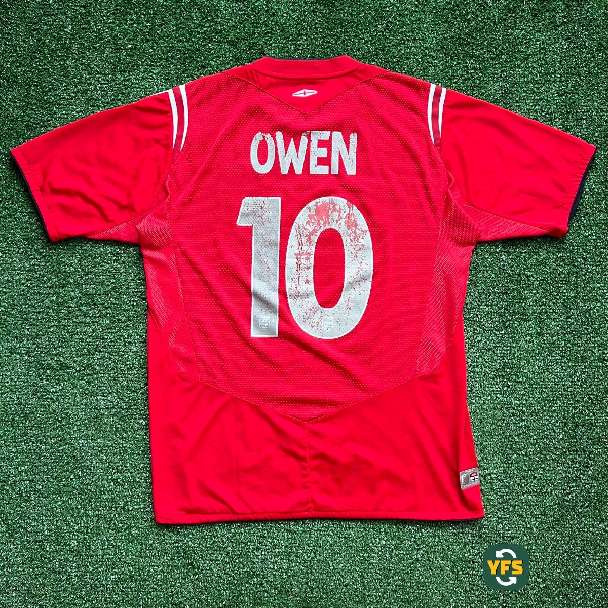 England 2004-2005 Away Store Version Umbro - YourFootballShirt - Photo 1
