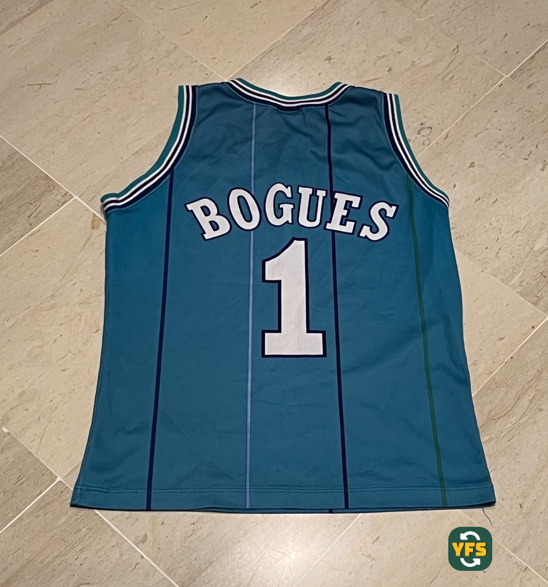 Charlotte Hornets 1990-1991 Away Store Version Champion USA - YourFootballShirt - Photo 1