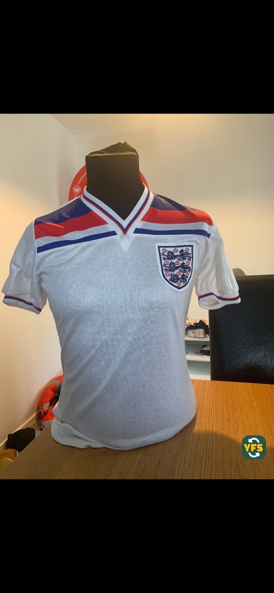 England 1981-1982 Home Match Worn Umbro - YourFootballShirt - Photo 1