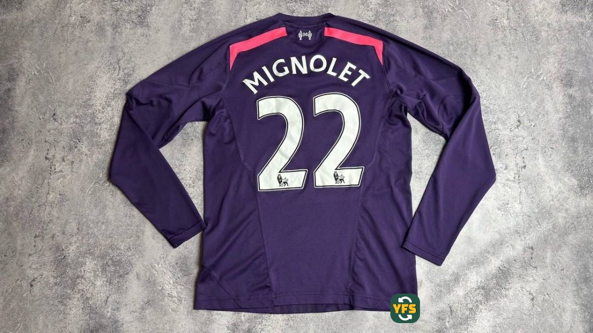 Arsenal 2013-2014 Goalkeeper Store Version Warrior - YourFootballShirt - Photo 1