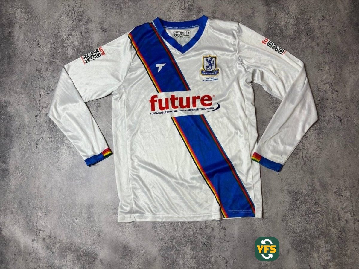 Enfield Town 2021-2022 Home Pro Version The Terrace - YourFootballShirt - Photo 1
