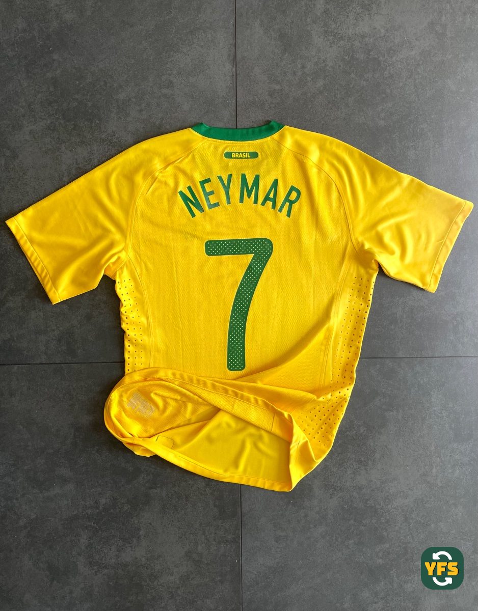 Brazil 2010-2011 Home Match Worn Nike - YourFootballShirt - Photo 1