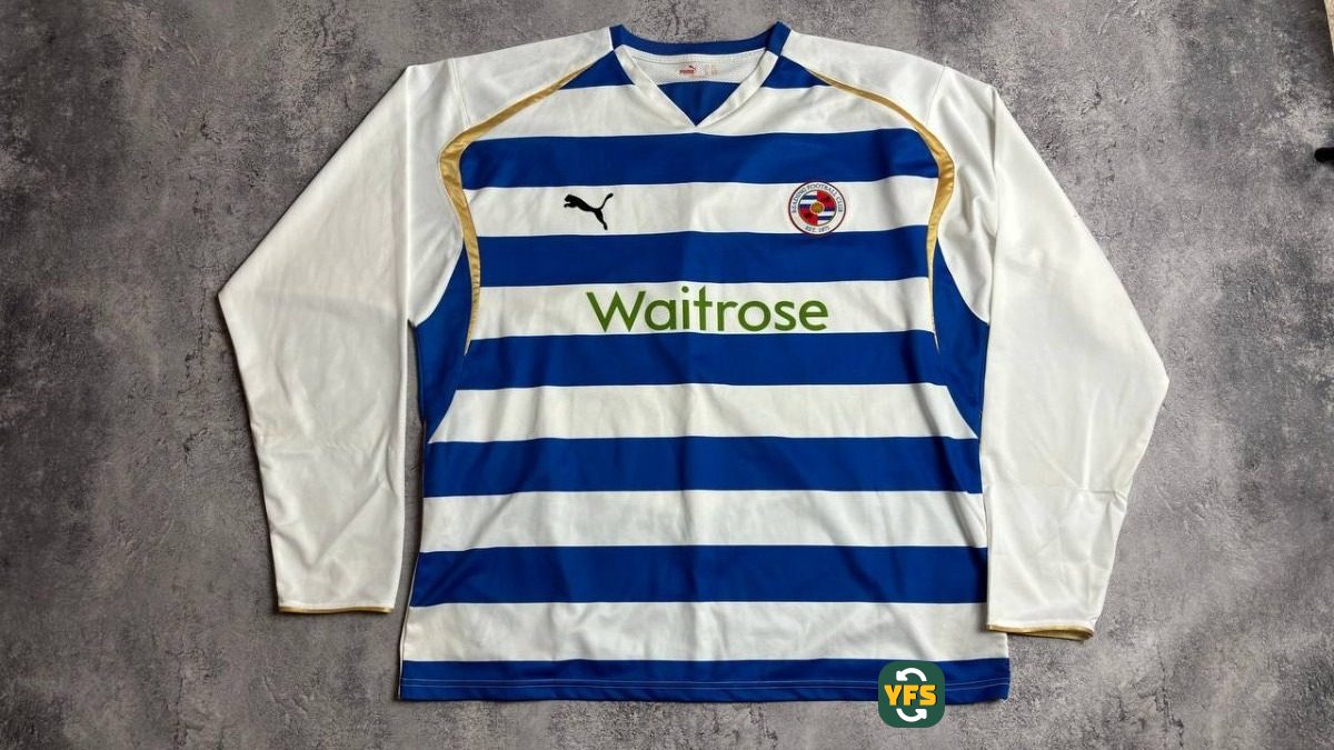 Reading FC 2009-2010 Home Store Version Puma - YourFootballShirt - Photo 1