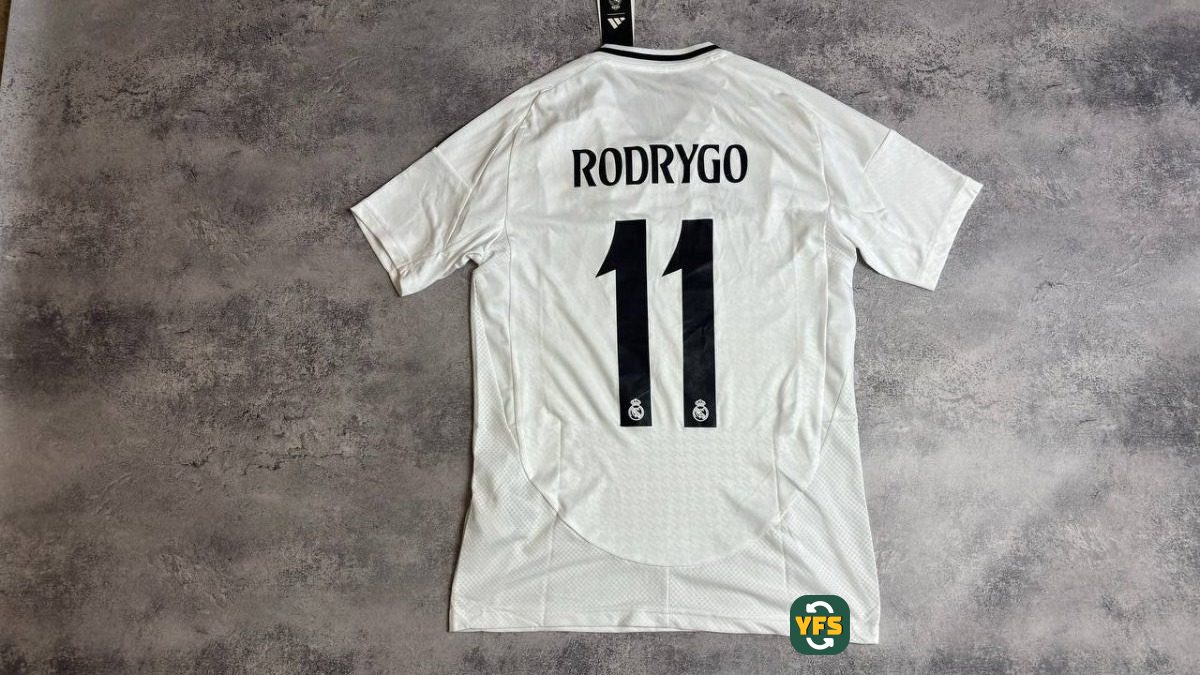 Real Madrid 2024-2025 Home Store Version Adidas - YourFootballShirt - Photo 1