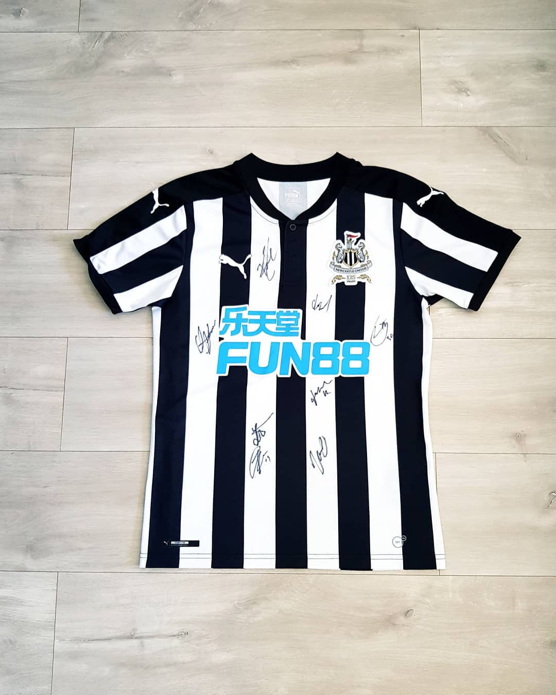 Newcastle United 2017-2018 Home Store Version Puma - YourFootballShirt
