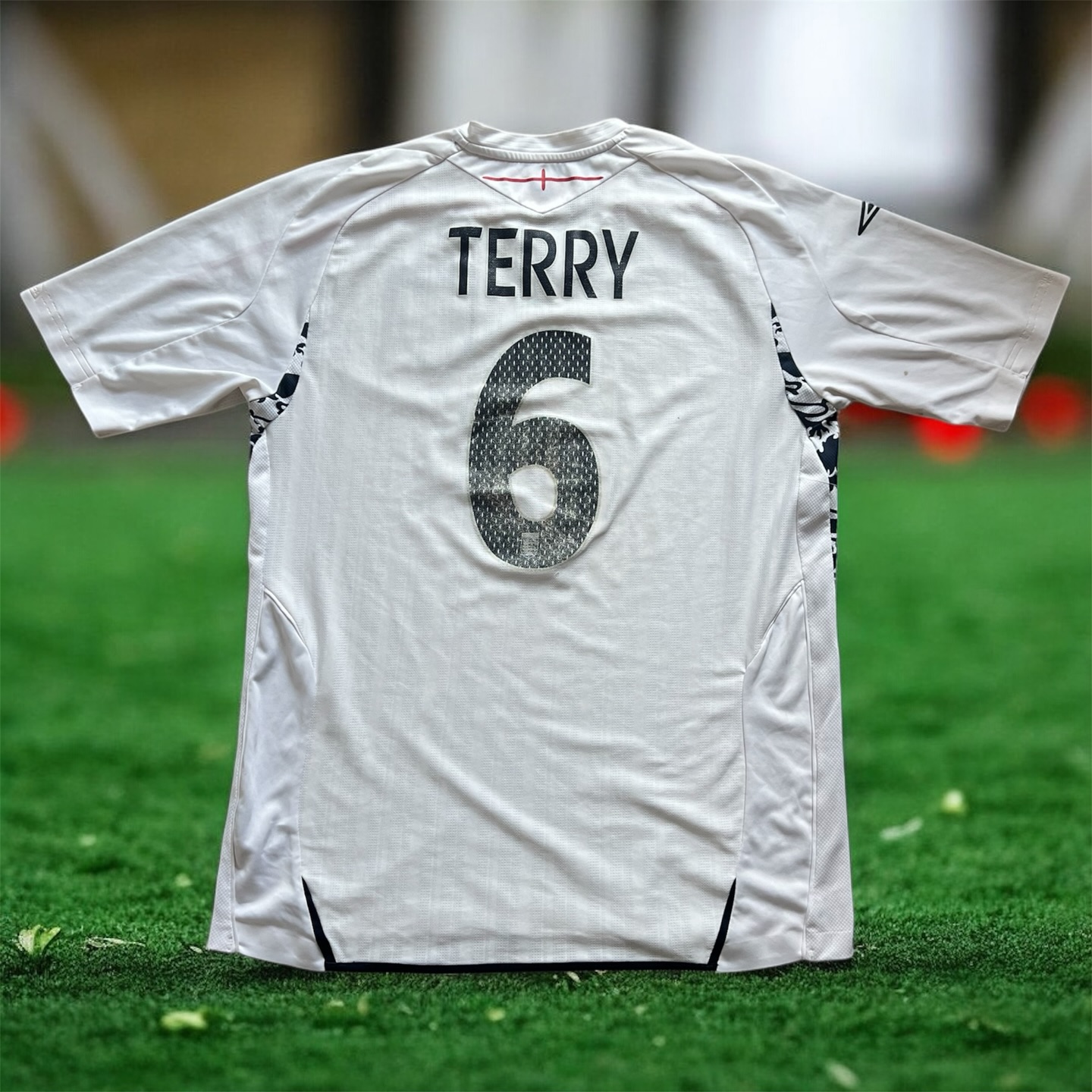 England 2008-2009 Home Store Version Umbro Terry - YourFootballShirt - Photo 1