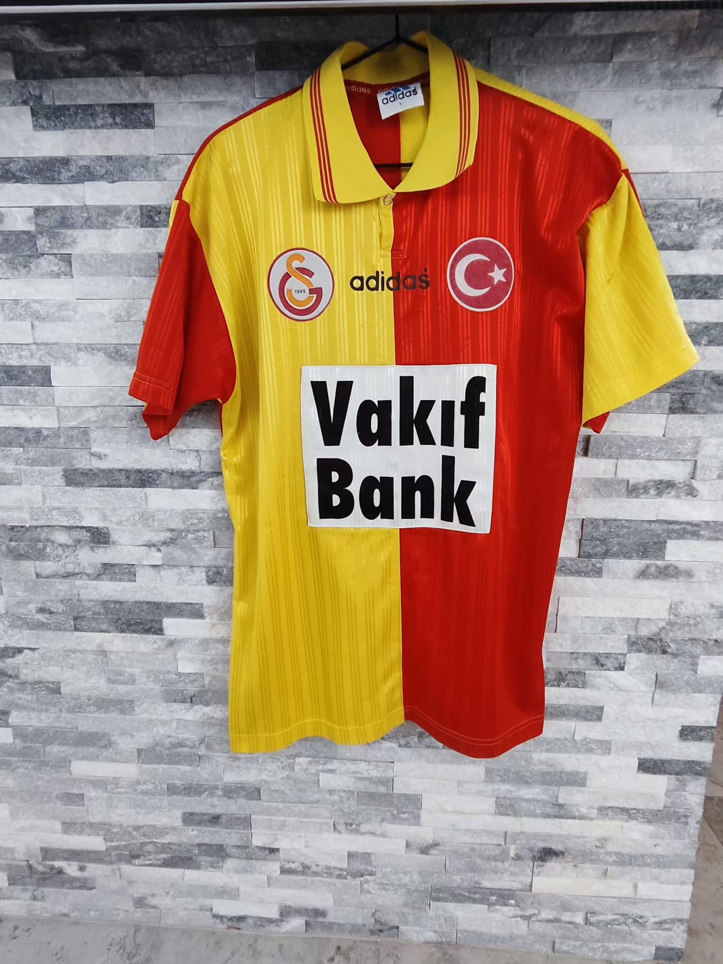 Galatasaray SK 1996-1997 Home Store Version Adidas - YourFootballShirt - Photo 1