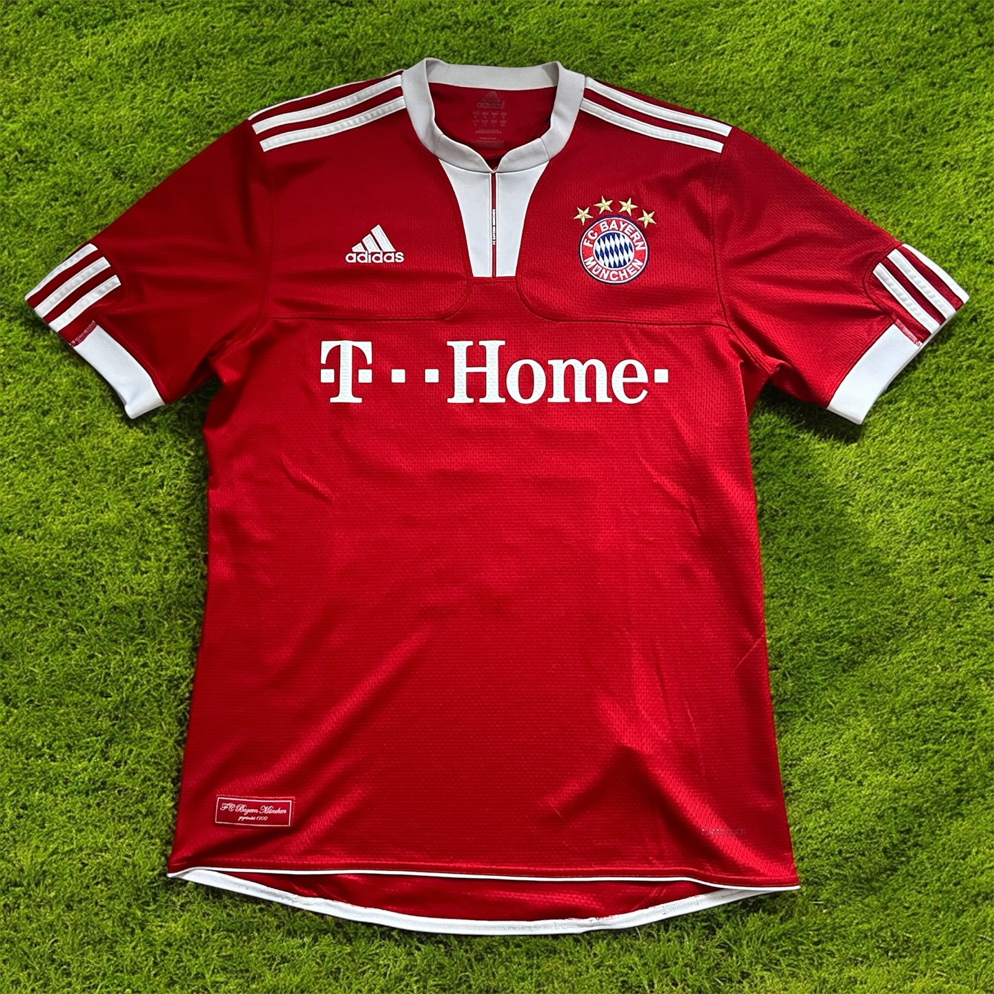 Bayern Munich 2009-2010 Home Store Version Adidas - YourFootballShirt - Photo 1