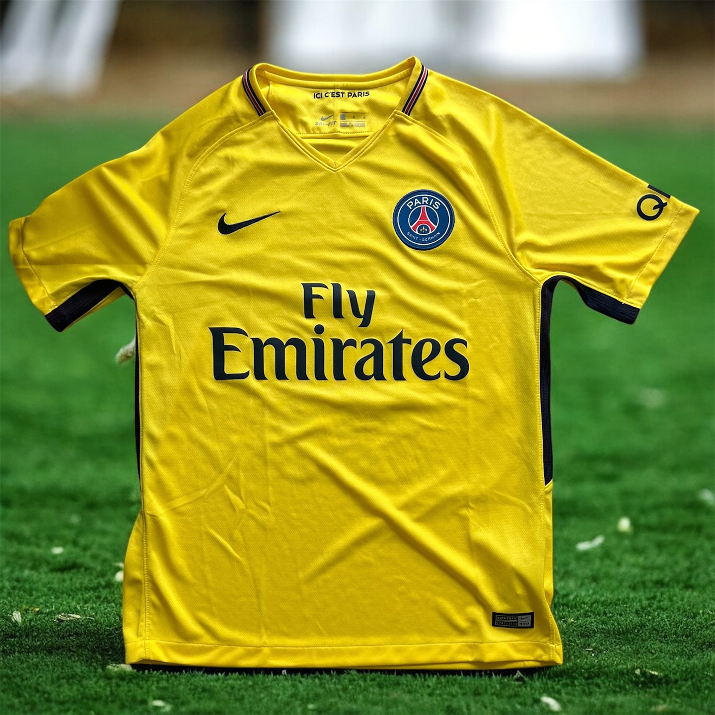 PSG 2017-2018 Third Store Version Nike - YourFootballShirt - Photo 1