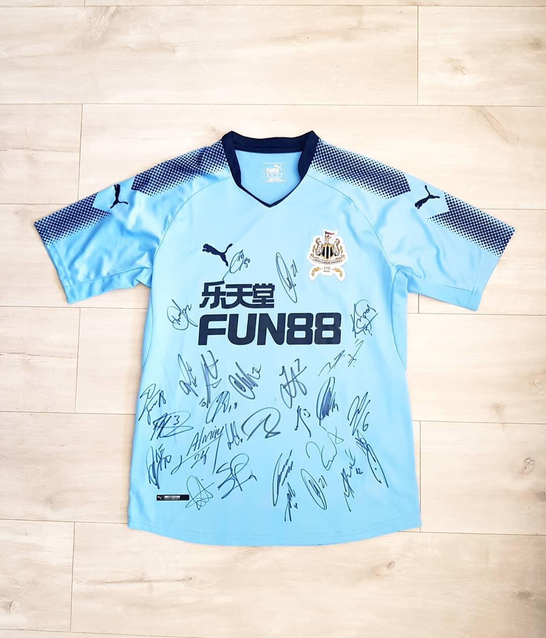 Newcastle United 2017-2018 Away Store Version Puma - YourFootballShirt