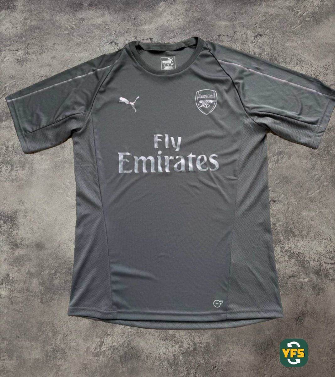 Arsenal 2017-2018 Training Store Version Puma - YourFootballShirt - Photo 1