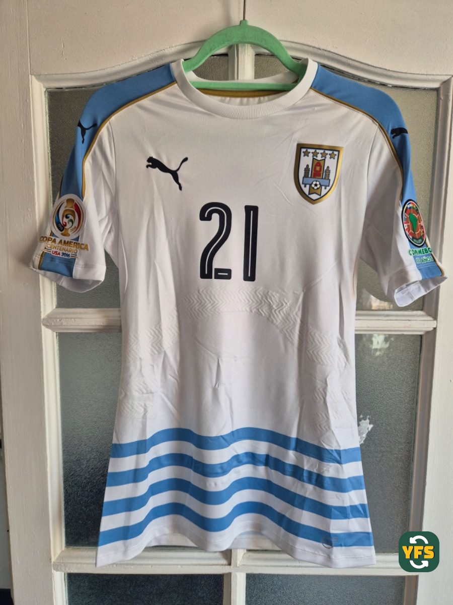 Uruguay 2016-2017 Away Issued Puma - YourFootballShirt - Photo 1