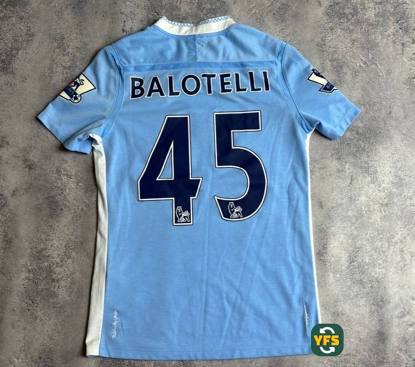 Manchester City 2011-2012 Home Store Version Umbro - YourFootballShirt - Photo 1