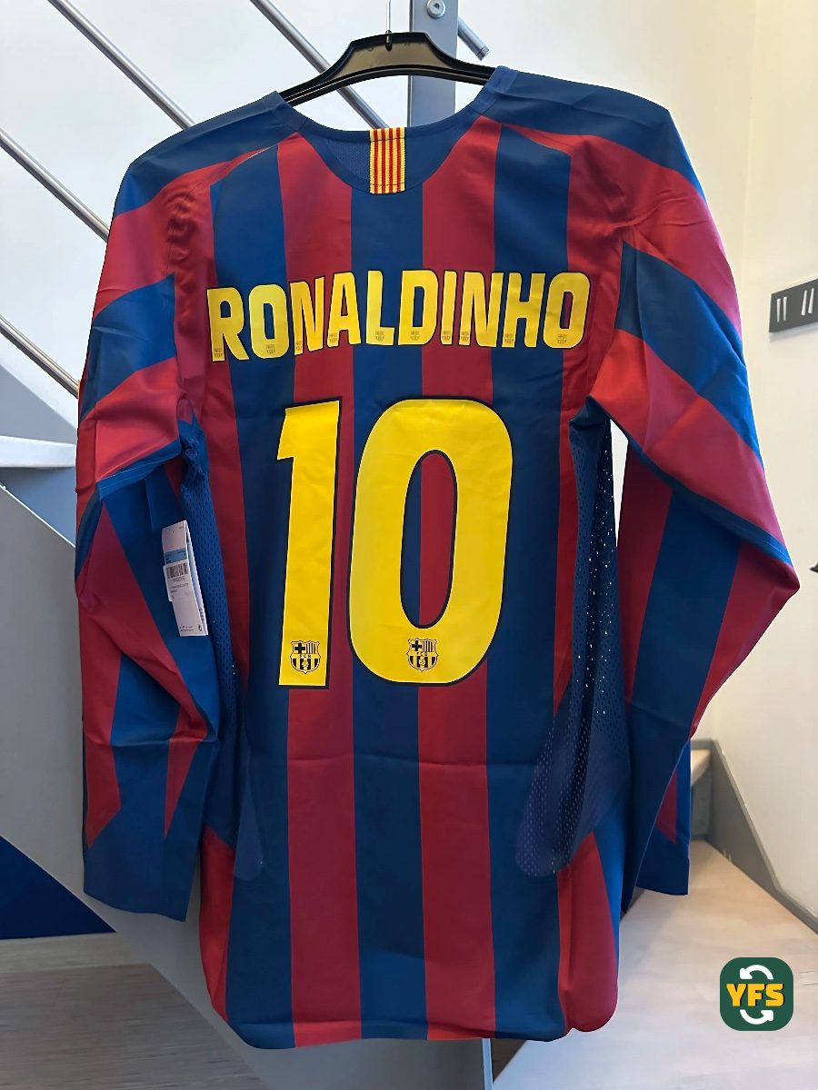 FC Barcelona 2005-2006 Home Store Version Nike - YourFootballShirt - Photo 1