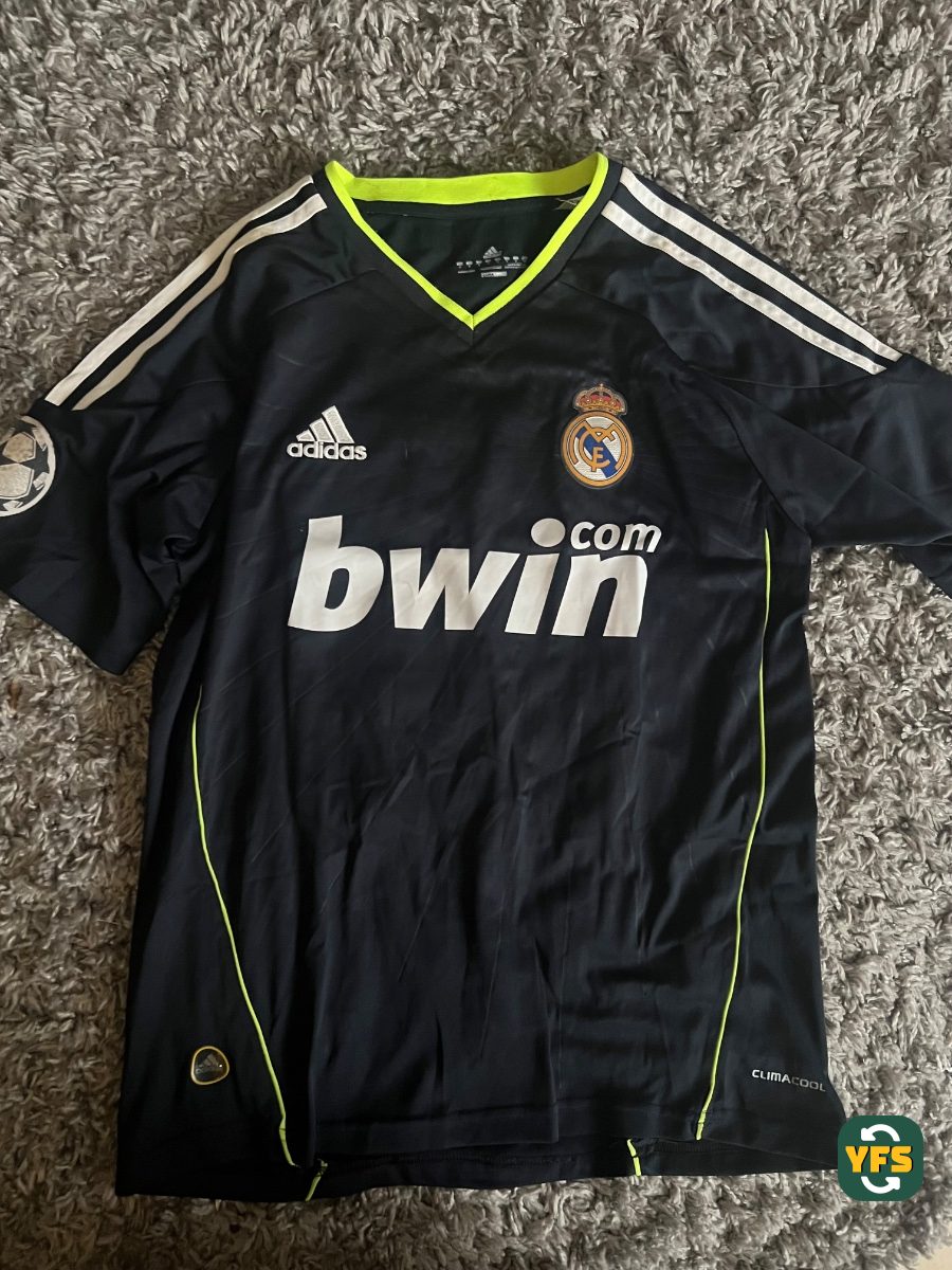 Real Madrid 2011-2012 Away Issued Adidas - YourFootballShirt - Photo 1