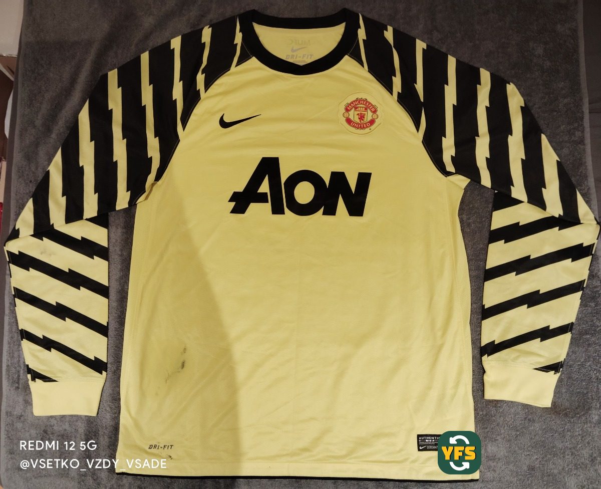 Manchester United 2010-2011 Goalkeeper Store Version Nike - YourFootballShirt - Photo 1