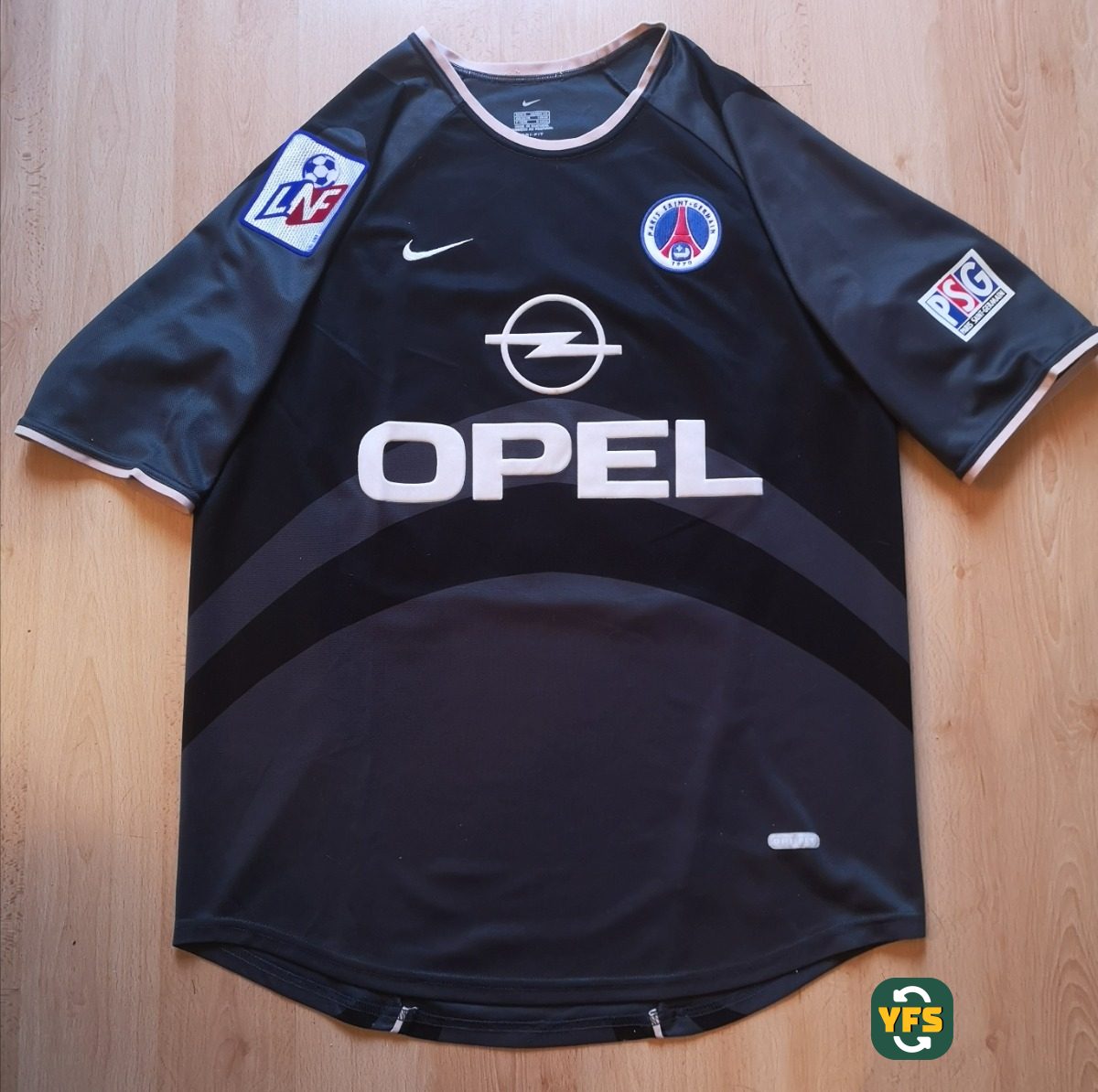 PSG 2001-2002 Third Store Version Nike - YourFootballShirt - Photo 1