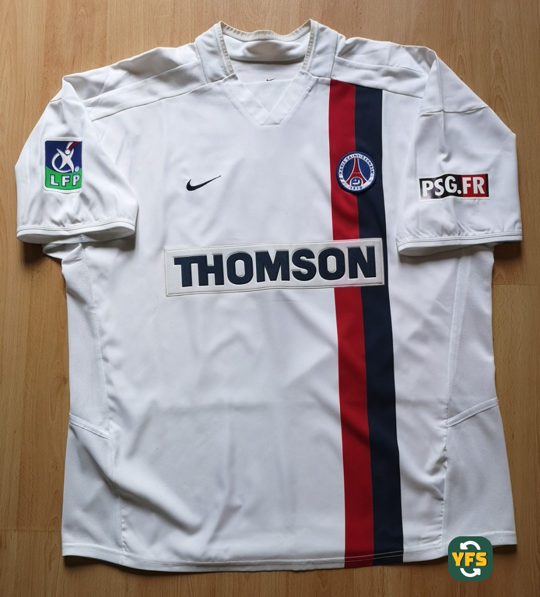 PSG 2002-2003 Away Store Version Nike - YourFootballShirt - Photo 1