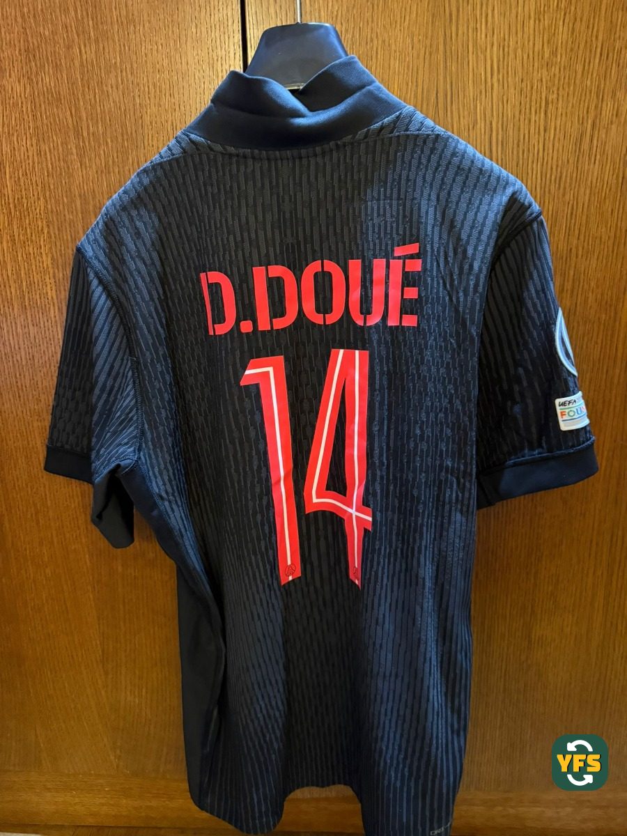 PSG 2025-2026 Fourth Pro Version Jordan - YourFootballShirt - Photo 1