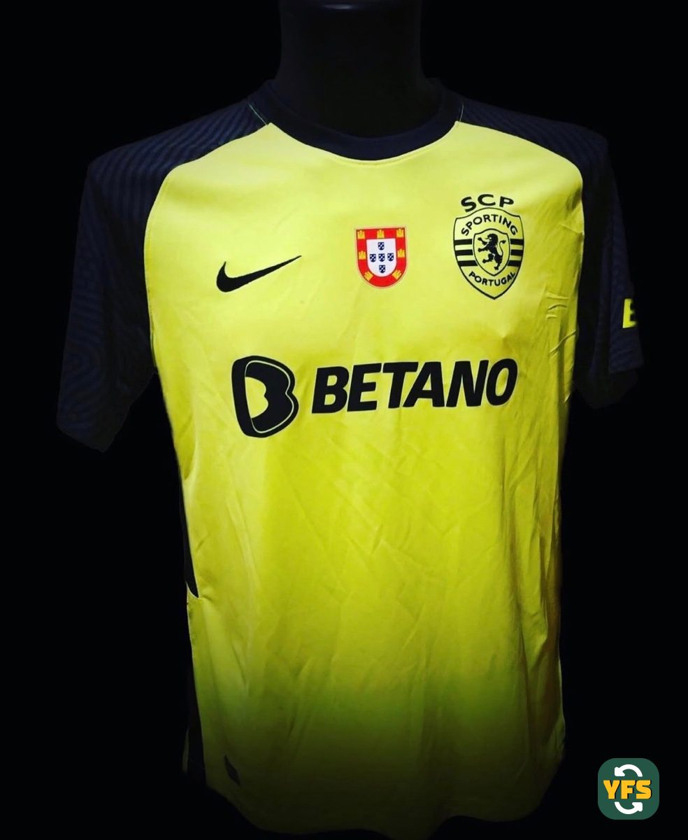 Sporting Clube Portugal 2021-2022 Away Match Worn Nike - YourFootballShirt - Photo 1