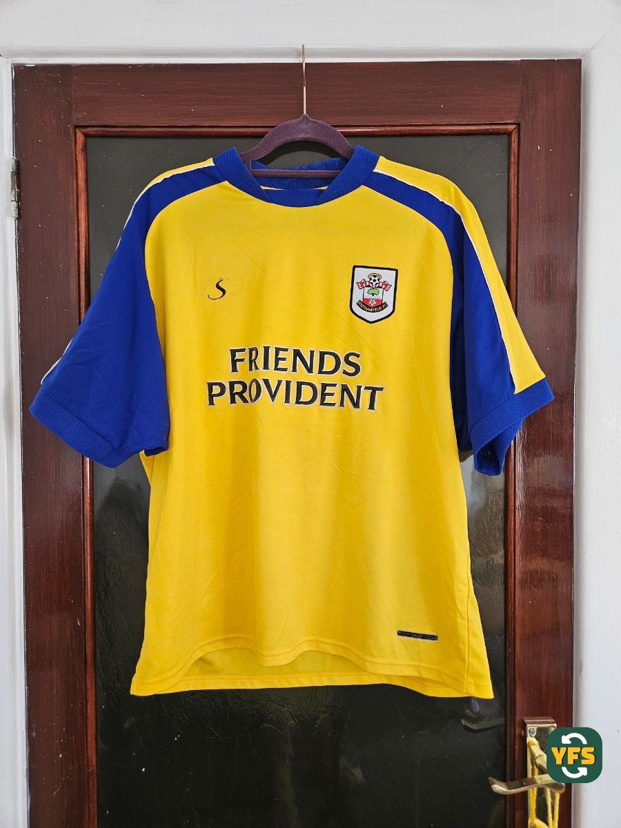 Southampton 2004-2005 Away Store Version In house - YourFootballShirt - Photo 1