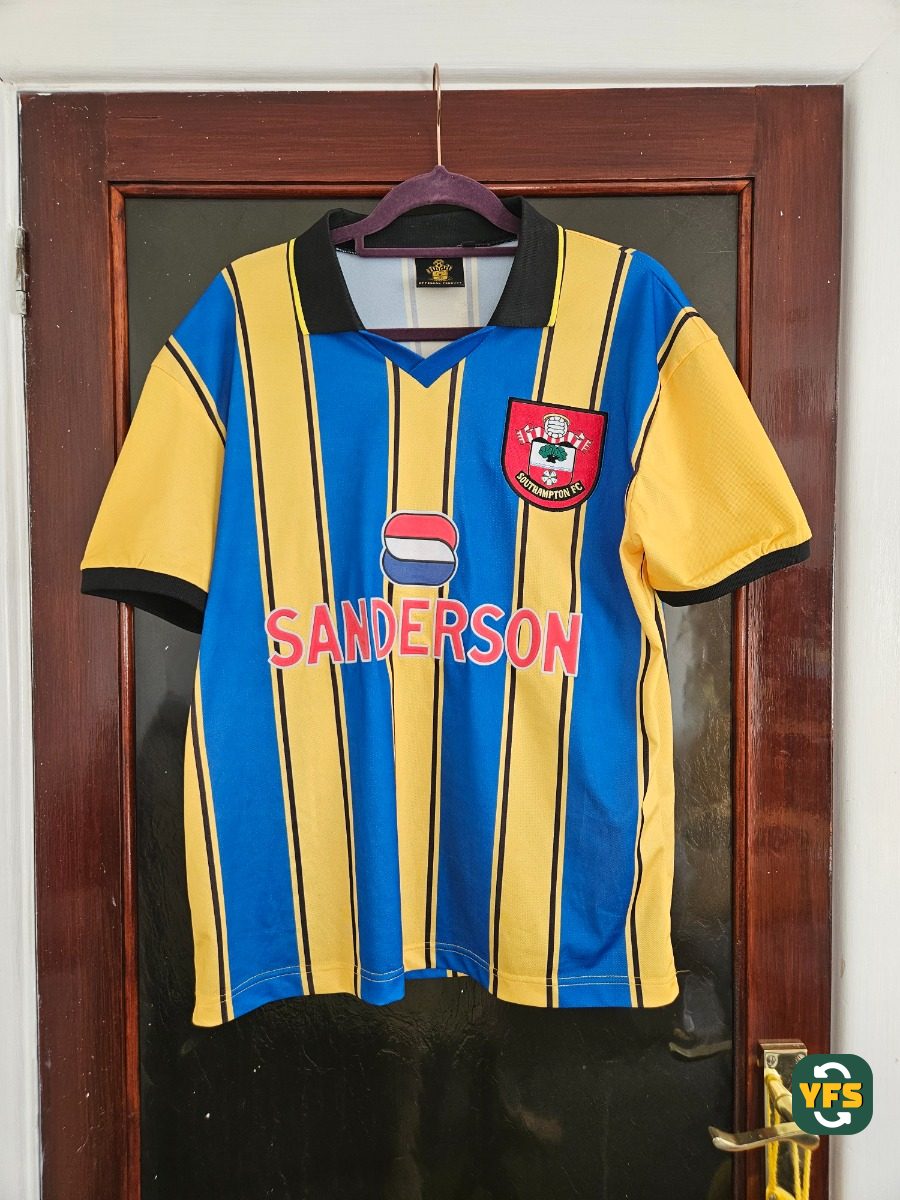 Southampton 1995-1996 Away Store Version Pony - YourFootballShirt - Photo 1