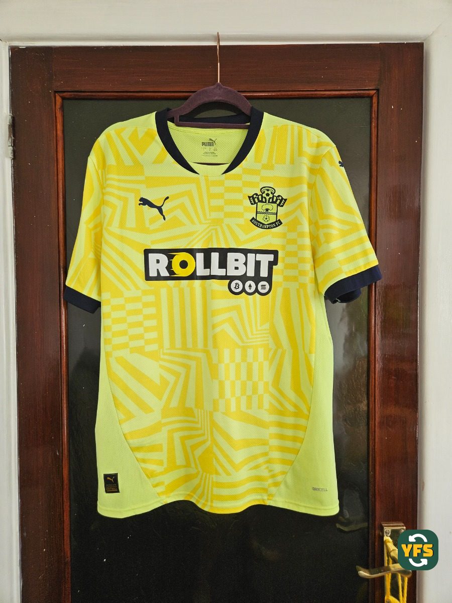 Southampton 2024-2025 Away Store Version Puma - YourFootballShirt - Photo 1