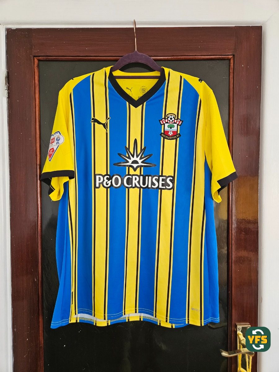 Southampton 2025-2026 Away Store Version Puma - YourFootballShirt - Photo 1