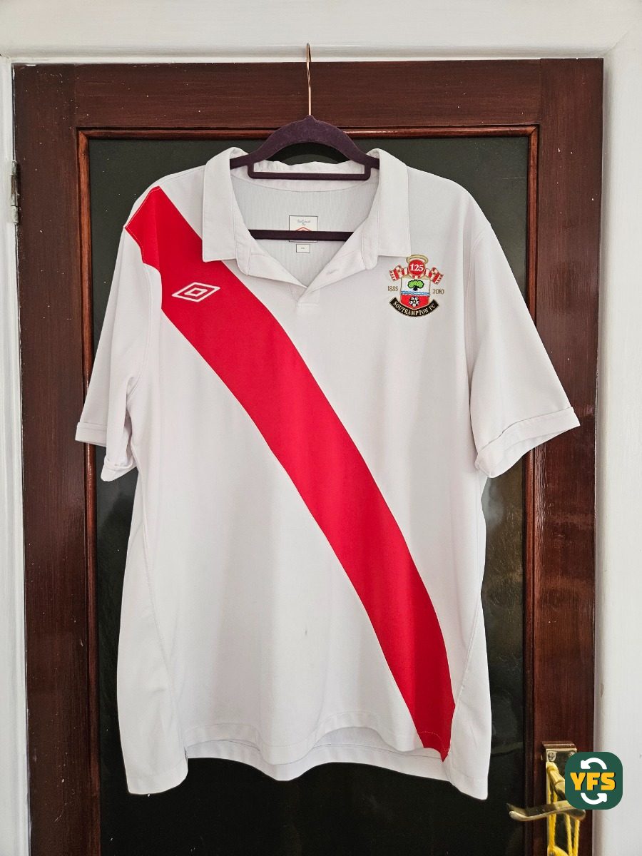 Southampton 2010-2011 Home Store Version Umbro - YourFootballShirt - Photo 1