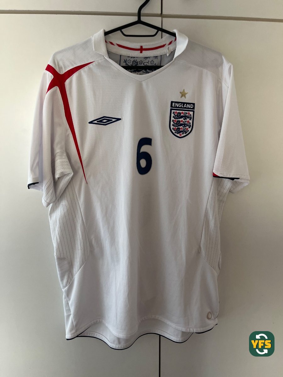 England 2005-2006 Home Store Version Umbro - YourFootballShirt - Photo 1