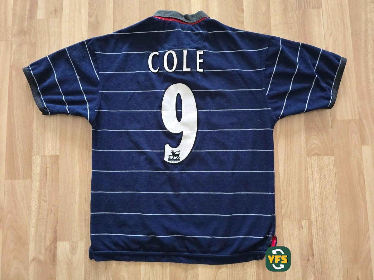 Manchester United 1999-2000 Away Store Version Umbro - YourFootballShirt - Photo 1
