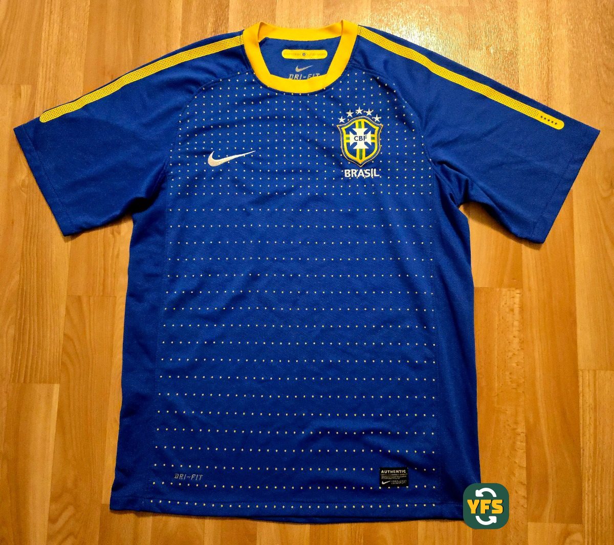 Brazil 2010-2011 Away Store Version Nike - YourFootballShirt - Photo 1