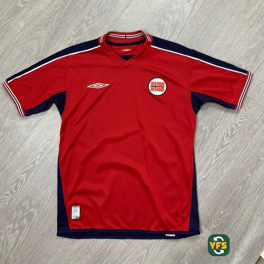 Norway 2003-2004 Home Store Version Umbro - YourFootballShirt - Photo 1