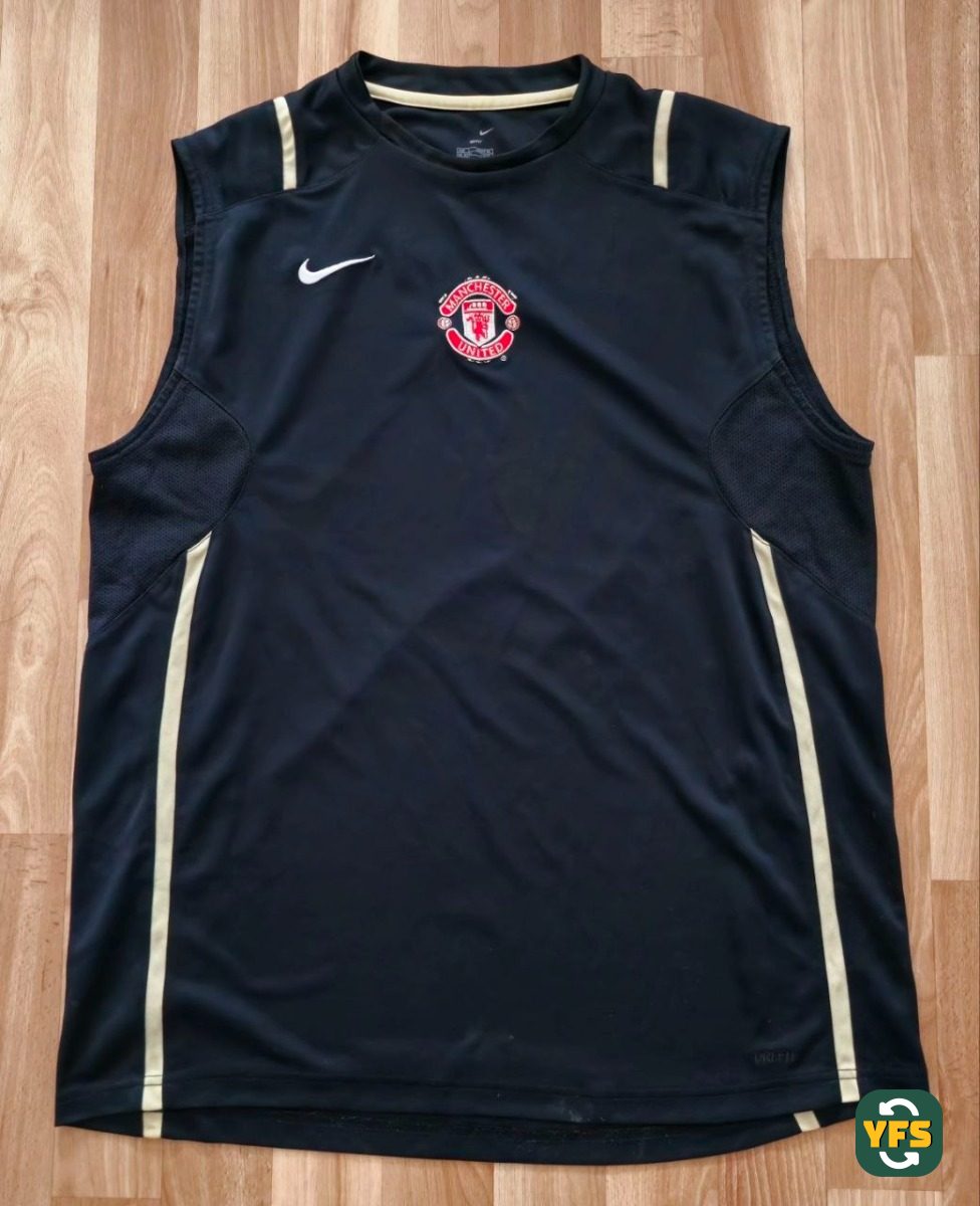 Manchester United 2006-2007 Training Store Version Nike - YourFootballShirt - Photo 1