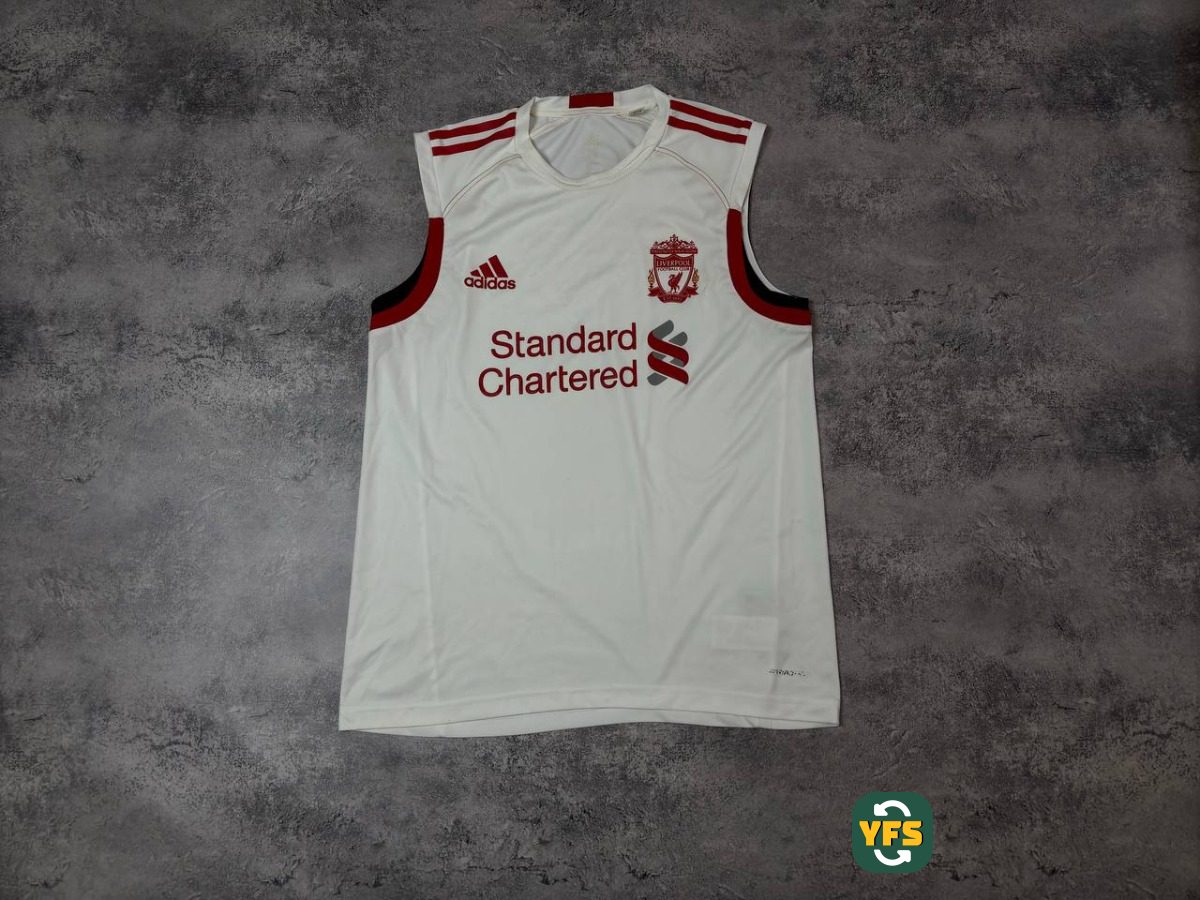 Liverpool 2010-2011 Training Store Version Adidas - YourFootballShirt - Photo 1