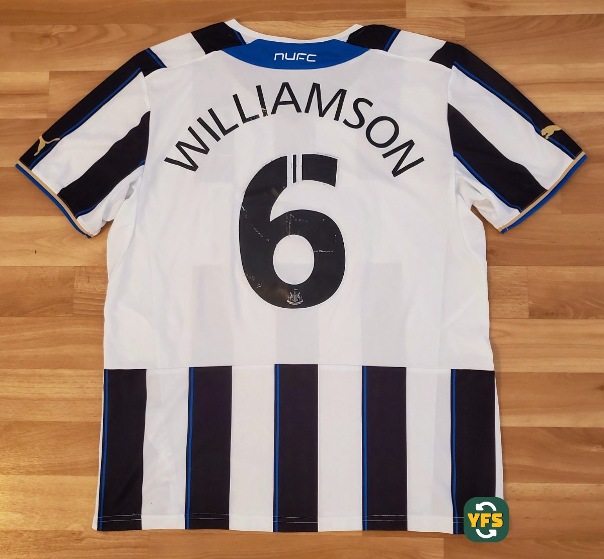 Newcastle United 2013-2014 Home Store Version Puma - YourFootballShirt - Photo 1