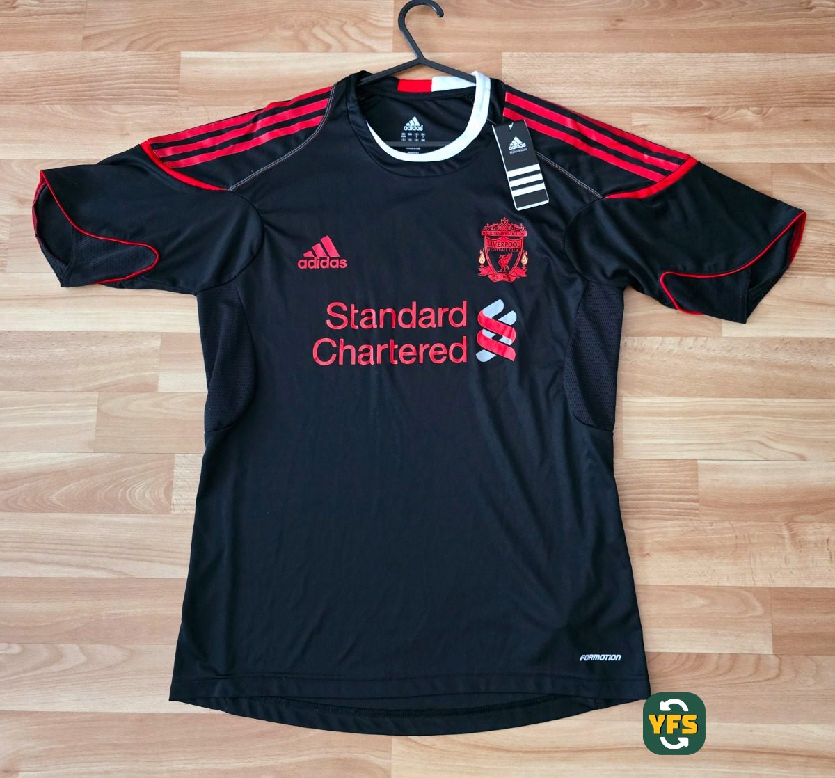 Liverpool 2010-2011 Training Pro Version Adidas - YourFootballShirt - Photo 1