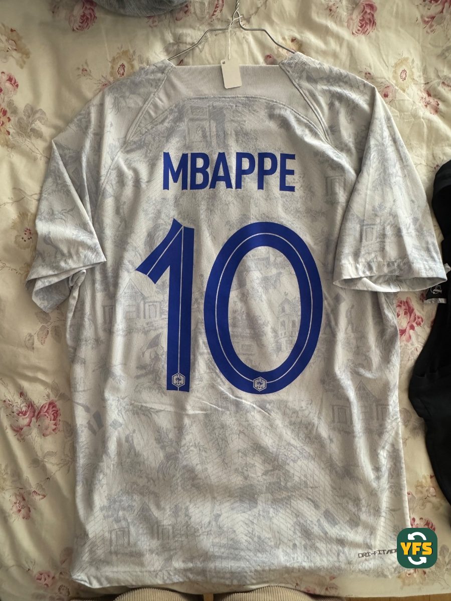 France 2022-2023 Away Pro Version Nike - YourFootballShirt - Photo 1