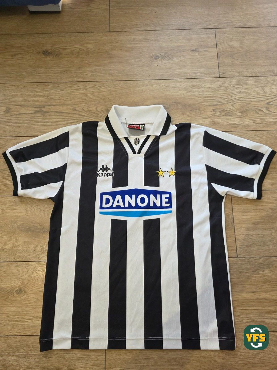 Juventus Turin 1994-1995 Home Store Version Kappa - YourFootballShirt - Photo 1